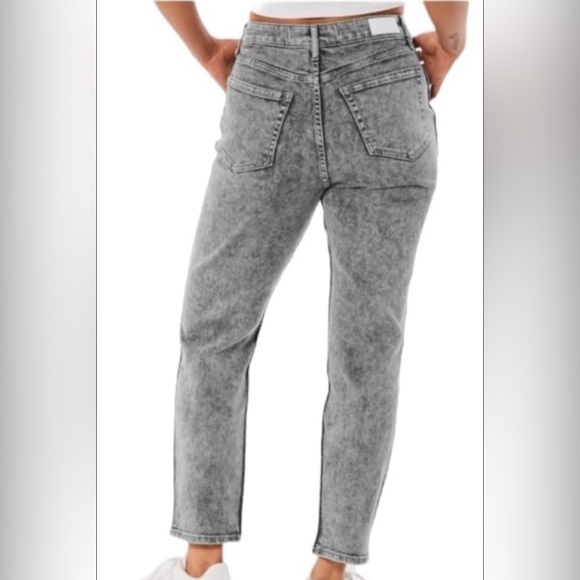 Hollister Ultra High Rise Gray Distressed Acid Wash Mom Jeans - Picture 7 of 7